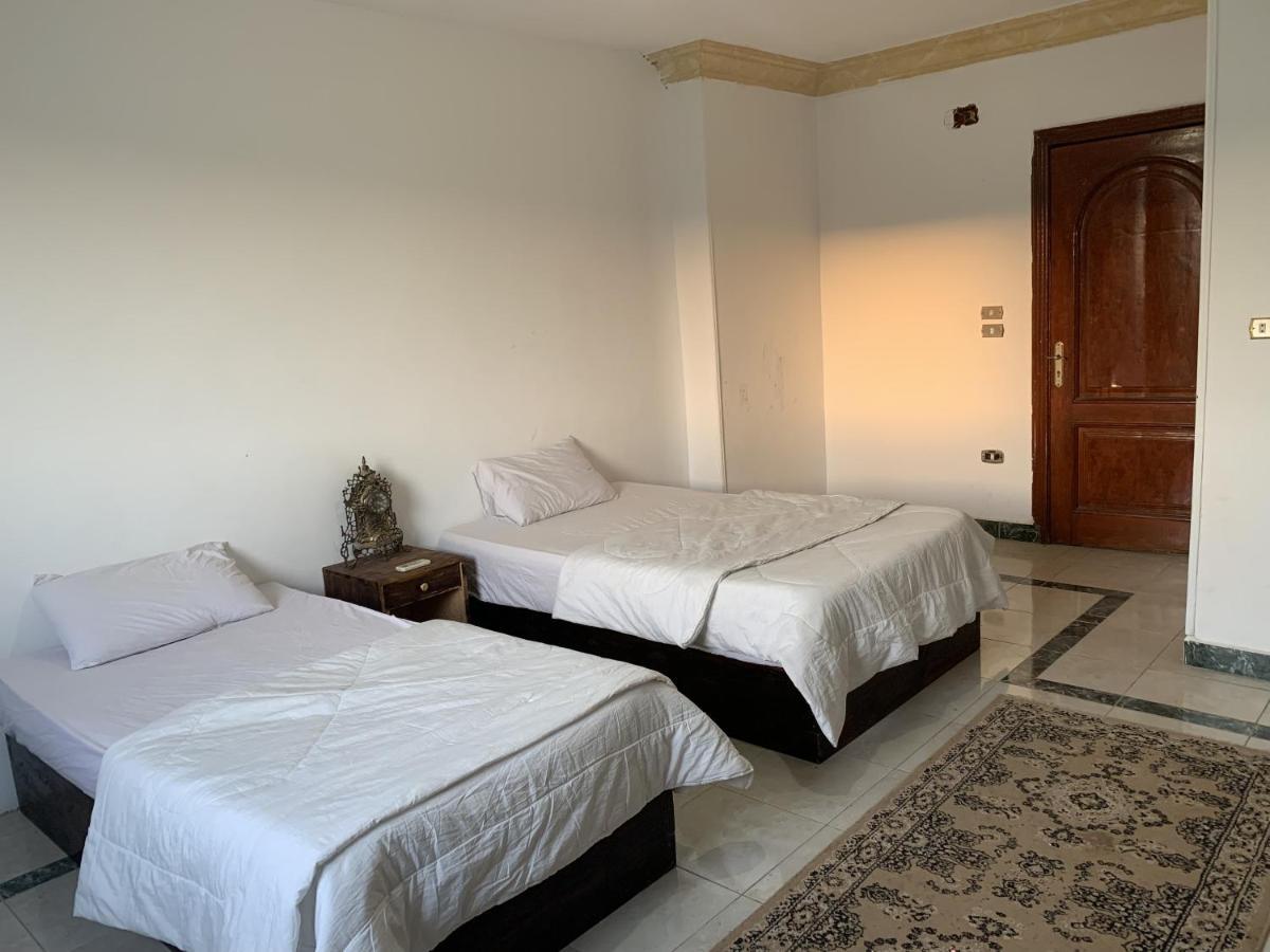 Kafret el-Gabal King Khufu Pyramids View Hotel מראה חיצוני תמונה