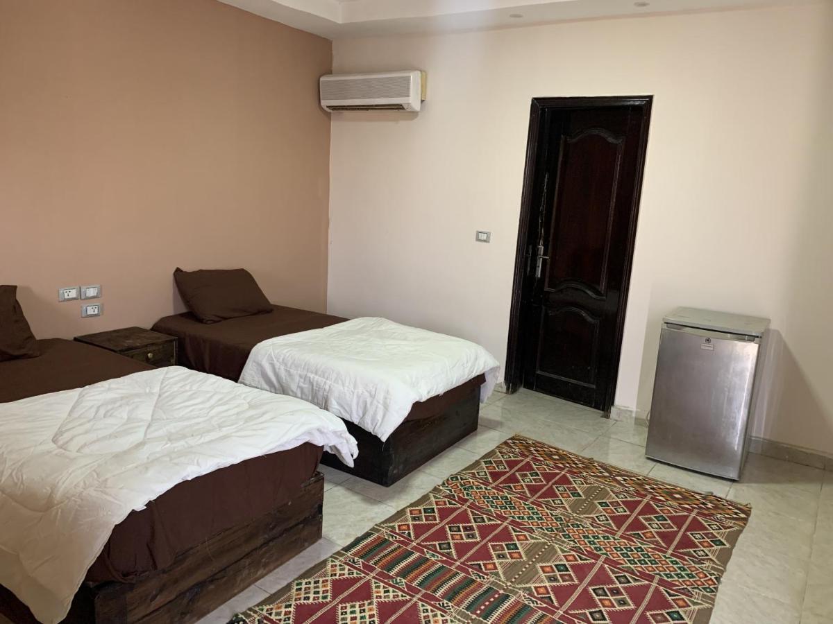 Kafret el-Gabal King Khufu Pyramids View Hotel מראה חיצוני תמונה