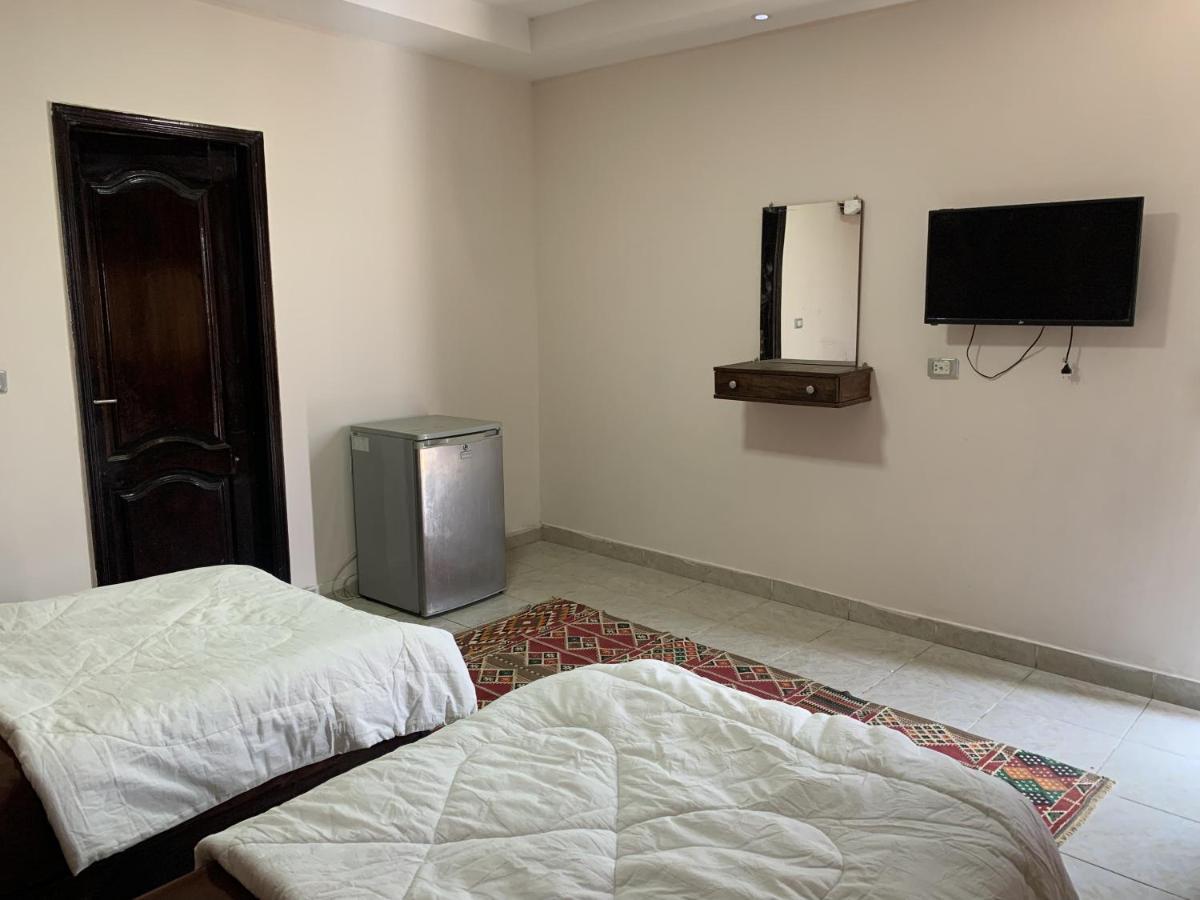 Kafret el-Gabal King Khufu Pyramids View Hotel מראה חיצוני תמונה