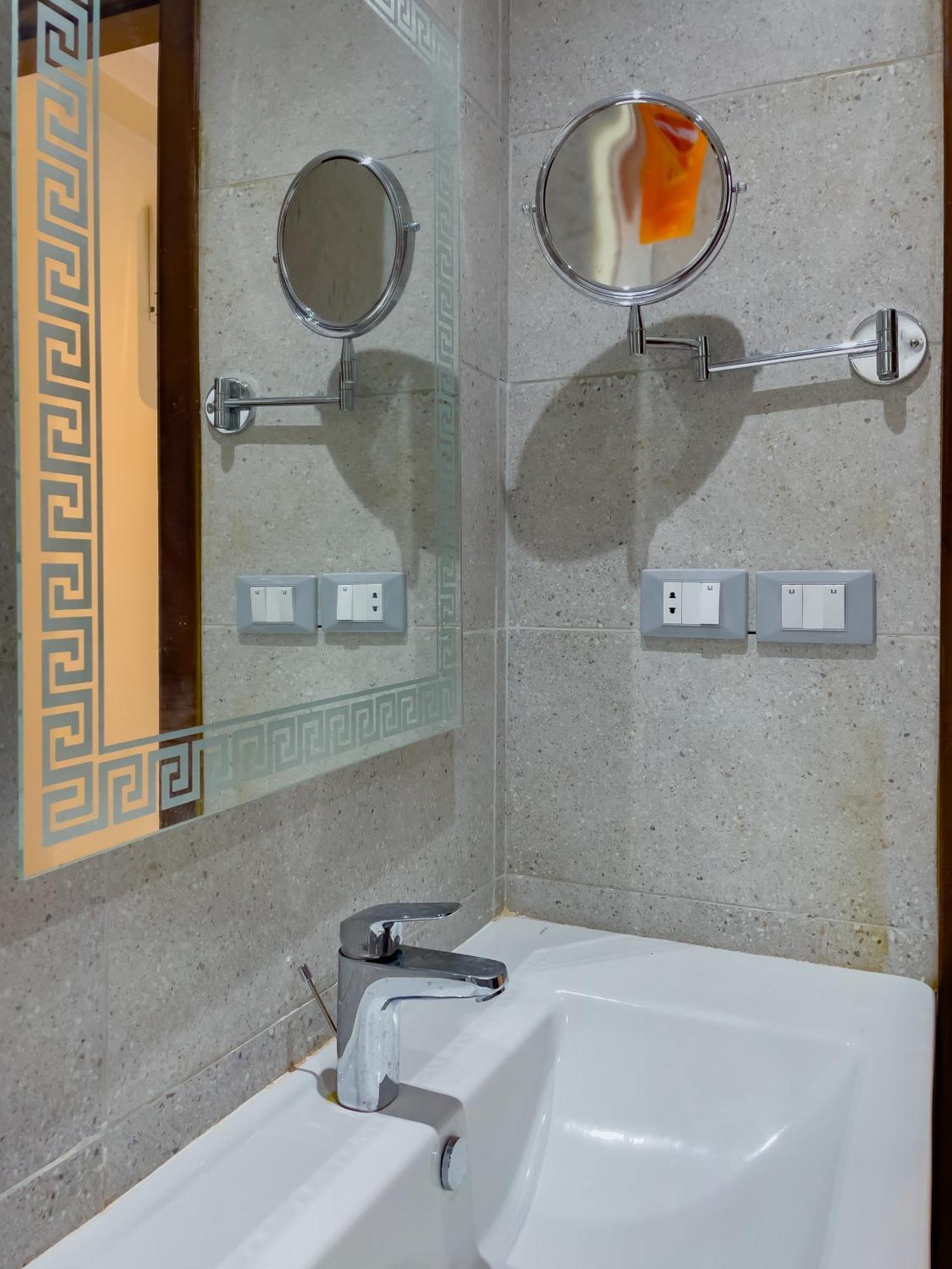 Kafret el-Gabal King Khufu Pyramids View Hotel חדר תמונה